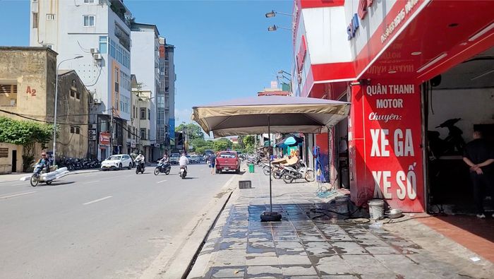 Trước thực trạng nắng nóng bủa vây, nhiều người dân đã chủ động tìm cách tự giải cứu mình nhưng đều rơi vào cảnh tiến thoái lưỡng nan.