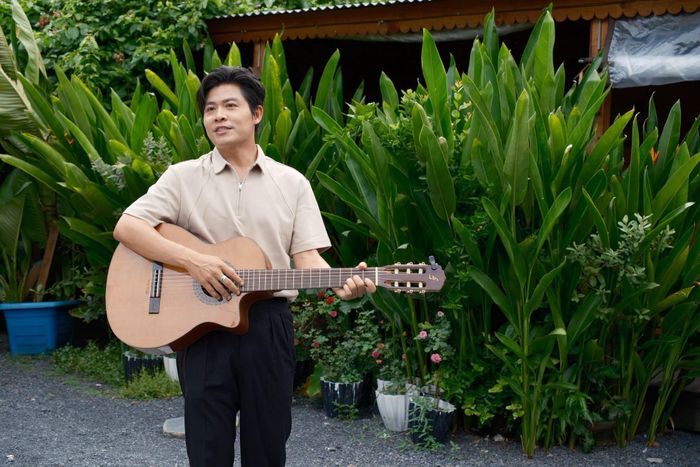 Nhạc sĩ Nguyễn Văn Chung hài hước thông báo đang bước vào tuần lễ thi học kỳ 1 nên xin phép tạm ngưng hẹn hò vui chơi và mạng xã hội để có thời gian luyện đàn tập hát.
