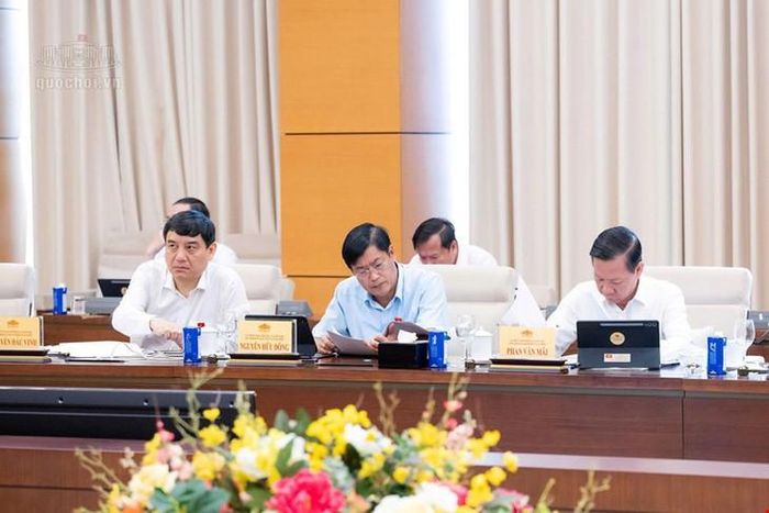Các thành viên UBTVQH tham dự phiên họp. Ảnh: Media Quốc hội