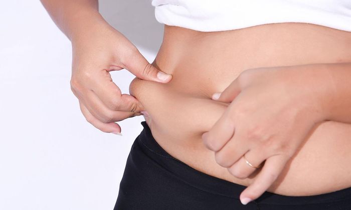 Béo bụng không chỉ ảnh hưởng đến vóc dáng mà còn liên quan đến nhiều rối loạn chuyển hóa và bệnh mạn tính. Ảnh Minh Hiếu
