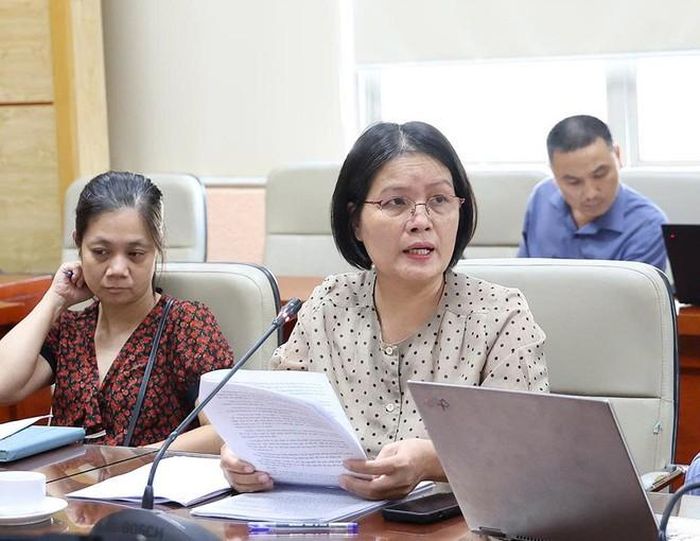 Các đại biểu trao đổi tại cuộc họp.  Ảnh: Trần Minh