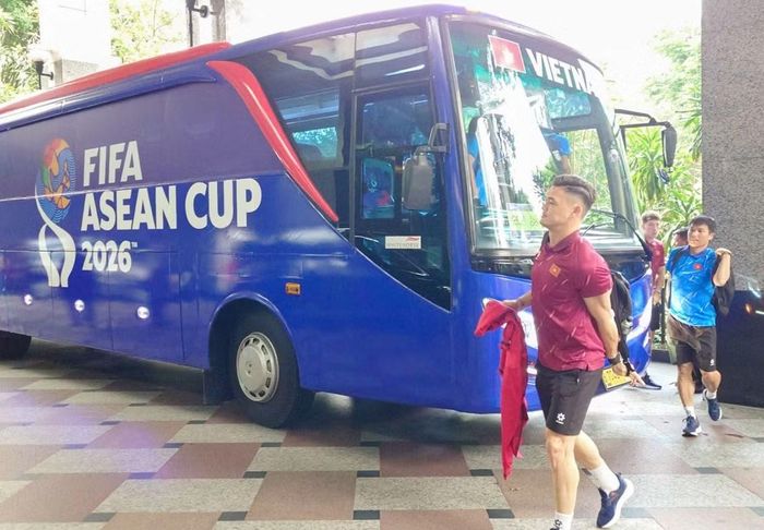 ĐT Việt Nam đến Jakarta (Indonesia), chuẩn bị cho trận đấu với ĐT Pakistan. Ảnh: VFF.