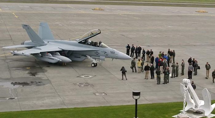 Đây cũng không phải lần đầu hệ thống hãm trên USS Dwight D. Eisenhower gặp sự cố nghiêm trọng.