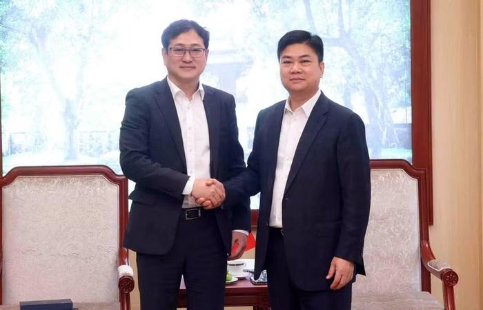 Lực lượng Cảnh sát PCCC và CNCH hiện đang tích cực mở rộng hợp tác quốc tế nhằm tiếp cận công nghệ cao, nâng cao năng lực chiến đấu và học hỏi kinh nghiệm toàn cầu (Trong ảnh: Thiếu tướng Dương Đức Hải, Cục trưởng Cục Cảnh sát PCCC và CNCH tiếp lãnh đạo Tập đoàn Samsung)