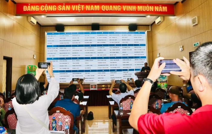 Dõi theo từng lá thăm