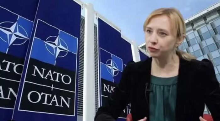 Người phát ngôn NATO Allison Hart cho biết liên minh "lên án mạnh mẽ mối đe dọa sử dụng vũ lực, bao gồm những tuyên bố hạt nhân vô trách nhiệm" của Moskva. NATO đồng thời kêu gọi Nga chấm dứt chiến dịch quân sự tại Ukraine.