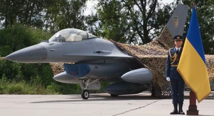 Wall Street Journal ngày 30/9 cho biết, tiêm kích F-16 phải trải qua "kiểm tra theo giai đoạn" sau mỗi 300 giờ bay.