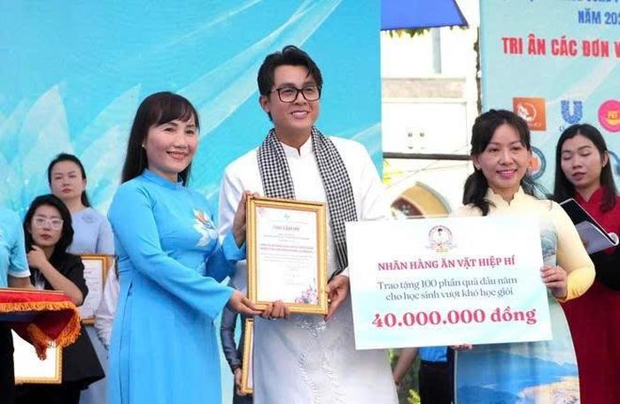 Hội LHPN TPHCM tri ân sự đồng hành của các cơ quan, đơn vị, doanh nghiệp, tổ chức, cá nhân trong chăm lo cho phụ nữ và trẻ em. Ảnh: PN.