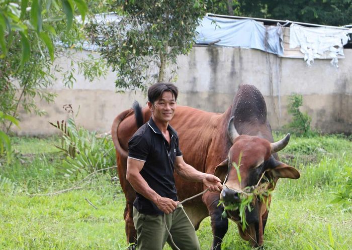 Không chỉ giỏi việc người, anh Phong cũng thành thạo việc nhà. Ảnh: Trang Thư.