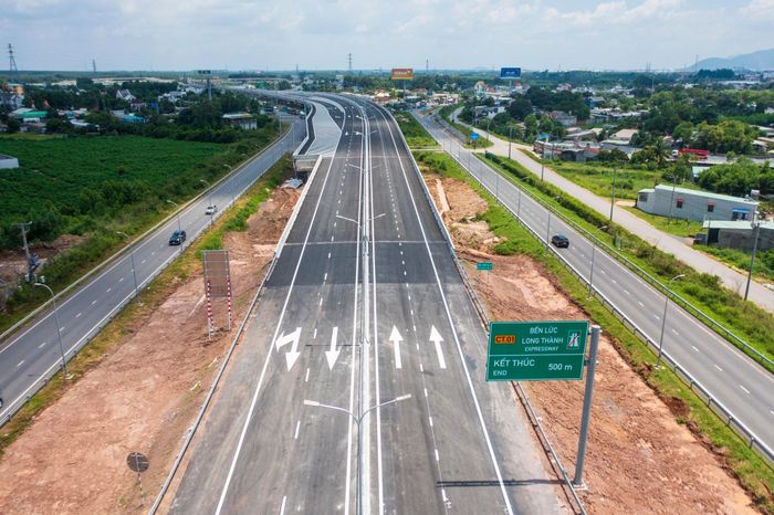  Dự án từng đặt mục tiêu hoàn thành sau 5 năm thi công, nhưng bị kéo dài do vướng thủ tục, nguồn vốn và cơ chế đầu tư. Công trình được khởi động lại từng phần sau khi các vướng mắc được tháo gỡ. 