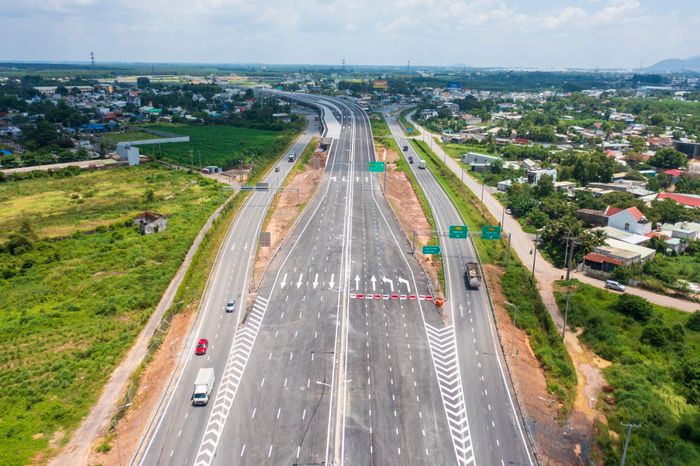  Hiện tại, ôtô từ miền Tây có thể chạy đến nút giao Quốc lộ 51 nhưng chưa chuyển trực tiếp sang cao tốc Biên Hòa - Vũng Tàu. 