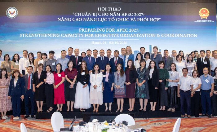  Các đại biểu chụp ảnh kỷ niệm tại sự kiện. Ảnh: Việt Linh. 