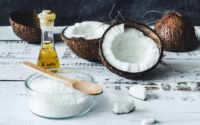  Dầu dừa giúp nhanh no, hạn chế nạp calo và giúp người thừa cân giảm cân. Ảnh: Pexels. 