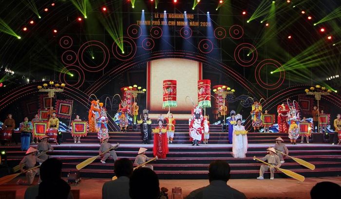 Lễ hội Nghinh Ông không chỉ là một sự kiện diễn ra trong vài ngày, mà là một “tài sản văn hóa sống” có thể tạo ra chuỗi giá trị quanh di sản. Ảnh: Thùy Trang
