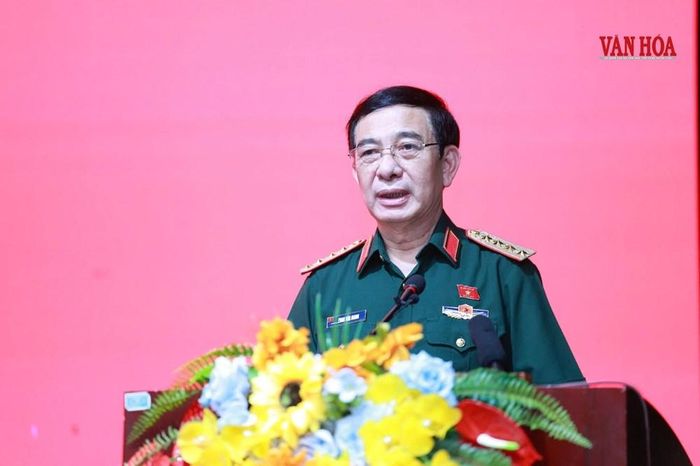Đại tướng Phan Văn Giang, Ủy viên Bộ Chính trị, Phó Thủ tướng Chính phủ, Bộ trưởng Bộ Quốc phòng phát biểu tại Hội nghị
