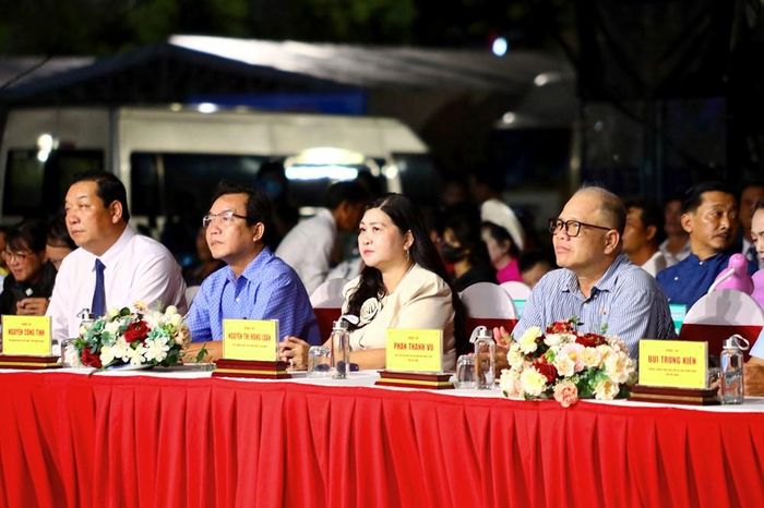 Các đại biểu tham dự Liên hoan