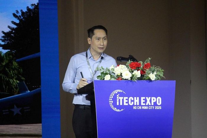 ThS. Lâm Ngô Hoàng Anh, Phó Giám đốc Phụ trách quản lý và điều hành Bảo tàng Chứng tích Chiến tranh chia sẻ tại hội thảo