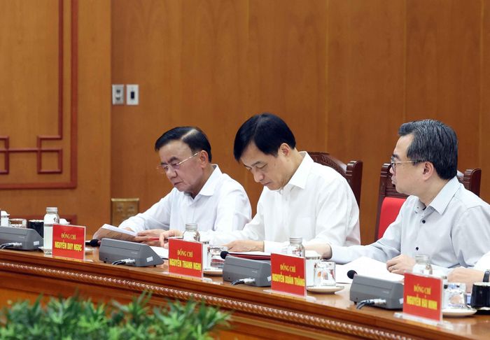 Các đại biểu tham dự cuộc làm việc