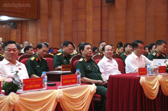 Phó Thủ tướng, Bộ trưởng Bộ Quốc phòng Phan Văn Giang dự Hội nghị tiếp xúc cử tri tỉnh Thái Nguyên - Ảnh: chinhphu.vn/Nguyễn Hoàng