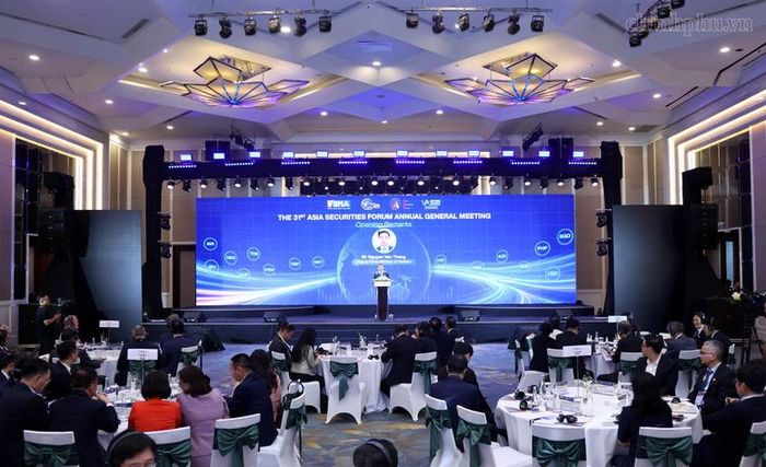 Phó Thủ tướng Nguyễn Văn Thắng đánh giá cao vai trò của Diễn đàn Chứng khoán châu Á đã tạo dựng một không gian đối thoại giữa các hiệp hội và thành viên thị trường chứng khoán trong khu vực châu Á - châu Đại Dương - Ảnh chinhphu.vn/Đức Tuân
