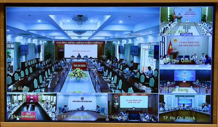 Lãnh đạo các địa phương báo cáo, thảo luận về công tác chuẩn bị Năm APEC 2027 - Ảnh: chinhphu.vn/Phương Nguyên