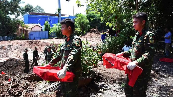 Công tác tìm kiếm, quy tập hài cốt liệt sĩ được duy trì liên tục tại Công viên Lê Thị Riêng. (Ảnh: CTV)