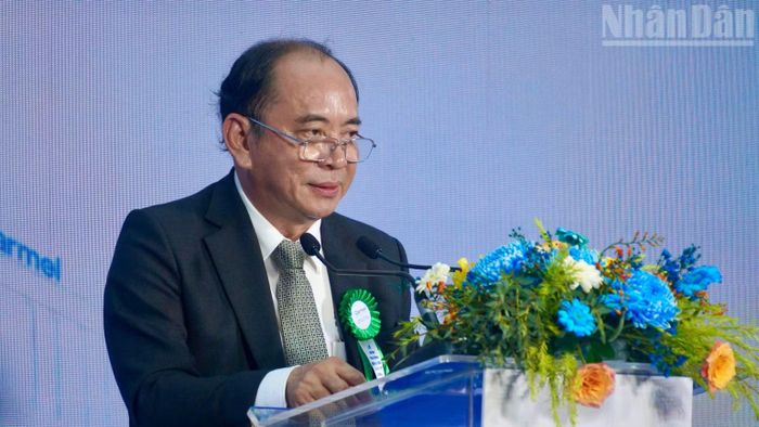 Phó Giáo sư, Tiến sĩ, bác sĩ Tăng Chí Thượng, Giám đốc Sở Y tế Thành phố Hồ Chí Minh.