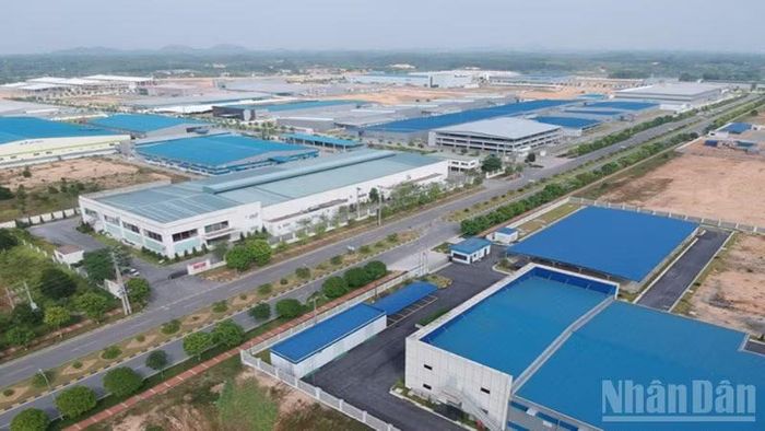 Cần Thơ không chỉ tập trung tháo gỡ khó khăn cho doanh nghiệp đang hoạt động mà còn chủ động chuẩn bị các điều kiện để đón dòng vốn đầu tư mới. (Ảnh: VĂN ÚT)
