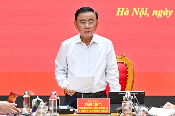 Thường trực Ban Bí thư Trần Cẩm Tú chủ trì hội nghị.