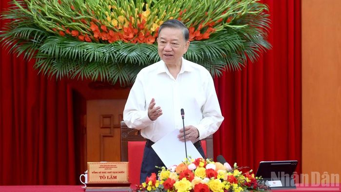 Tổng Bí thư, Chủ tịch nước Tô Lâm phát biểu tại cuộc làm việc với Ban Chính sách, chiến lược Trung ương về phát huy sức mạnh tổng hợp của đội ngũ cán bộ các viện Hàn lâm, viện nghiên cứu trong tham mưu chiến lược. (Ảnh: ĐĂNG KHOA)