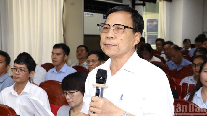 Cử tri Thân Đức Bách kiến nghị giải pháp chống ngập ven sông Buông.