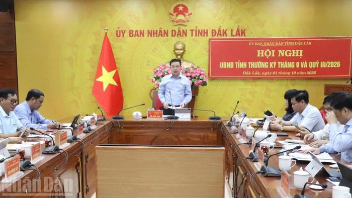 Chủ tịch Ủy ban nhân dân tỉnh Đắk Lắk Đỗ Hữu Huy phát biểu tại hội nghị. (Ảnh: CÔNG LÝ)