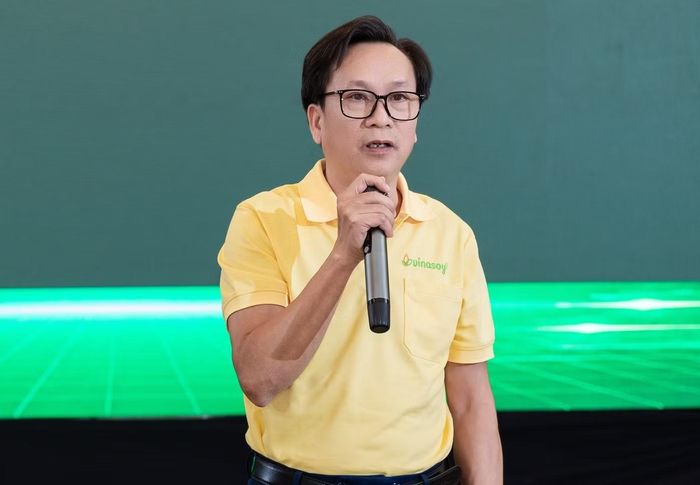 Ông Lê Bá Bé, Giám đốc Bán hàng toàn quốc của Vinasoy. (Ảnh: AWS)