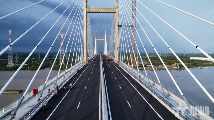 Cầu Phước Khánh được thiết kế dạng dây văng với tĩnh không thông thuyền 55m, bảo đảm cho tàu trọng tải lớn lưu thông. 