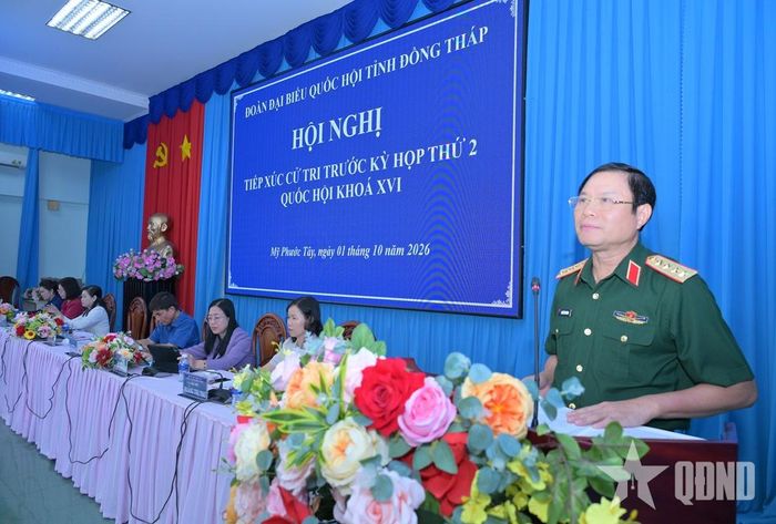 Đại tướng Nguyễn Tân Cương phát biểu tại hội nghị.  