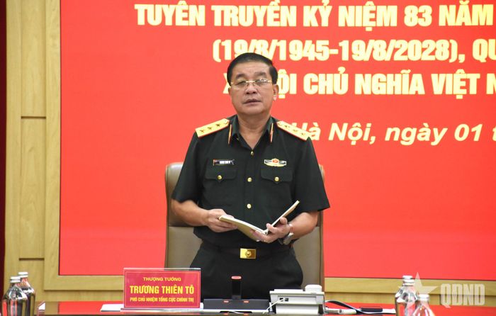 Thượng tướng Trương Thiên Tô phát biểu tại hội nghị.