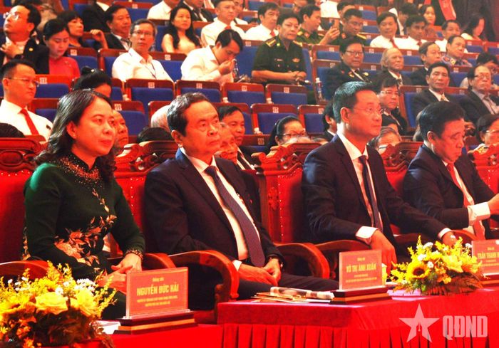  Chủ tịch Quốc hội Trần Thanh Mẫn và Phó chủ tịch nước Võ Thị Ánh Xuân cùng các đại biểu dự Lễ kỷ niệm.  
