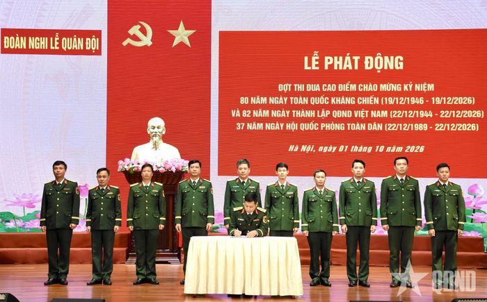 Các cơ quan, đơn vị của Đoàn Nghi lễ Quân đội ký giao ước thi đua.