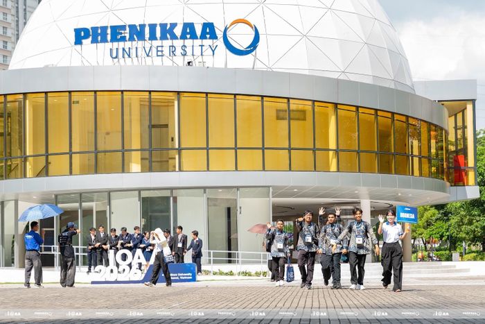 Nhà chiếu hình vũ trụ tại Đại học Phenikaa - nhìn từ bên ngoài.  