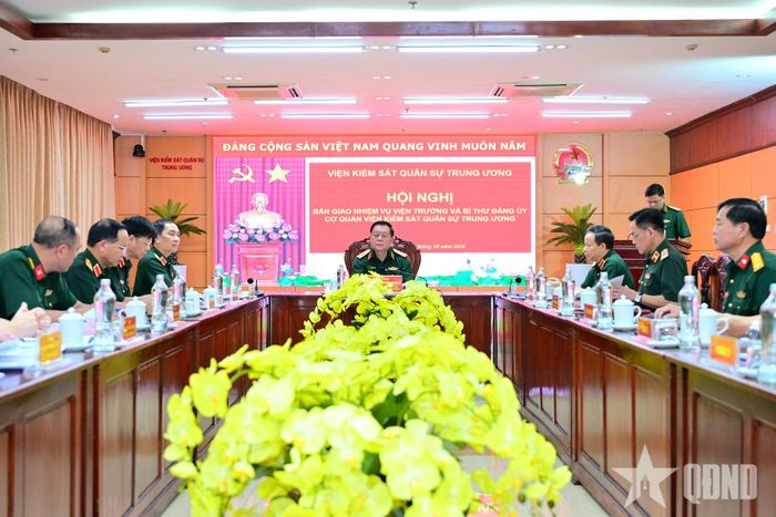  Đại tướng Nguyễn Trọng Nghĩa chủ trì hội nghị.  