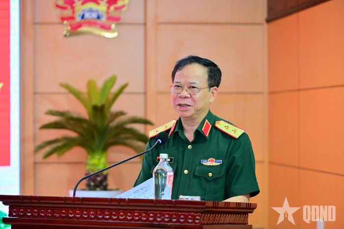 Trung tướng Tạ Quang Khải phát biểu. 