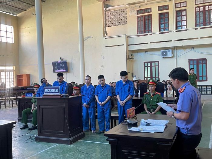 Các bị cáo tại phiên tòa.