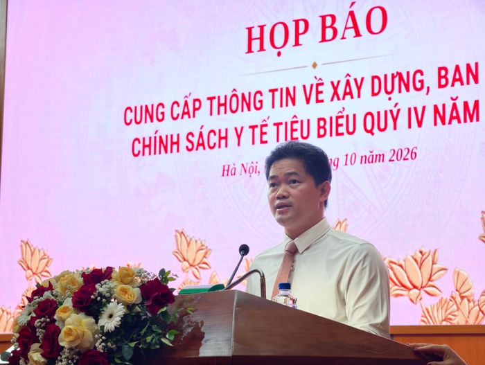  Thứ trưởng thường trực Bộ Y tế Vũ Mạnh Hà chủ trì họp báo. Ảnh: NGỌC DUNG 