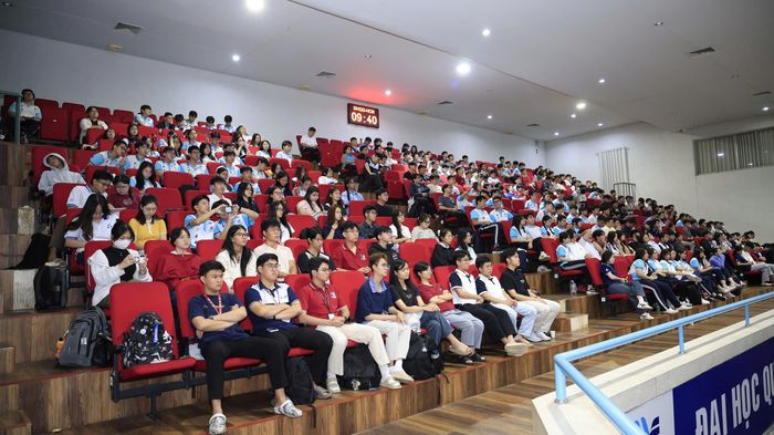  Chương trình thu hút hàng trăm sinh viên, học viên, nghiên cứu sinh của các trường thành viên của ĐHQG TPHCM tham dự - Ảnh: THANH HÙNG 