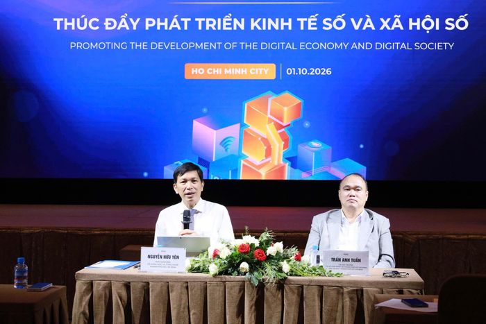  Ông Trần Hữu Yên, Phó Giám đốc Sở KH-CN TPHCM chia sẻ tại hội thảo. Ảnh: BÙI TUẤN 