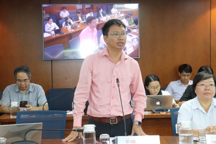  Ông Lê Hoàng Anh thông tin tại họp báo 