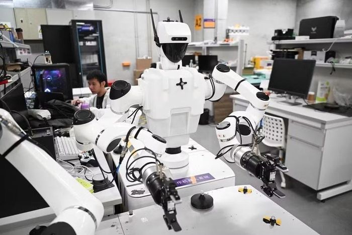 Khả năng trình diễn chưa đủ để chứng minh hiệu quả công nghiệp, khi robot phải hoạt động ổn định trong môi trường thực tế. 