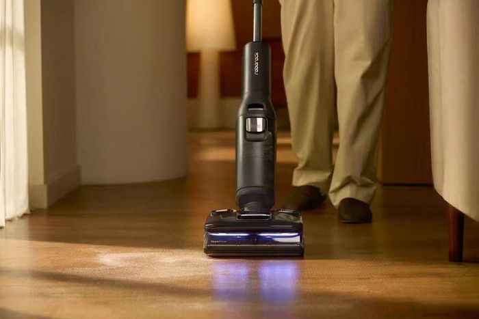 Trạm tự làm sạch và sấy con lăn có thể giảm bớt công việc vệ sinh sau mỗi lần sử dụng máy lau sàn.