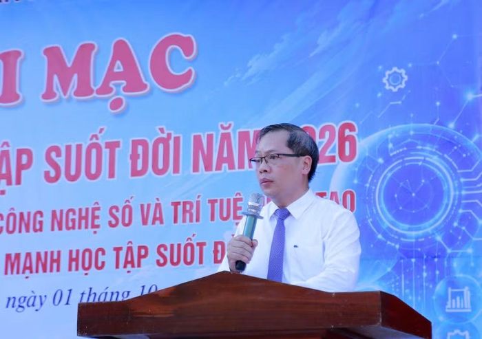 Ông Trần Thanh Hải - Chủ tịch UBND xã Vũ Thư, phát biểu khai mạc.