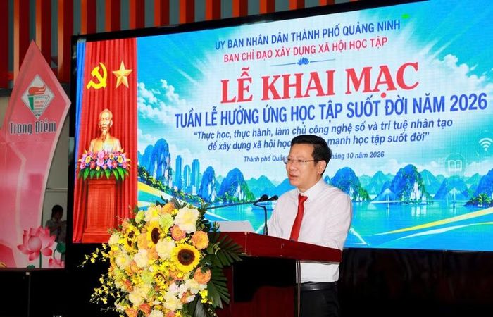 Ông Nguyễn Việt Dũng phát biểu khai mạc.